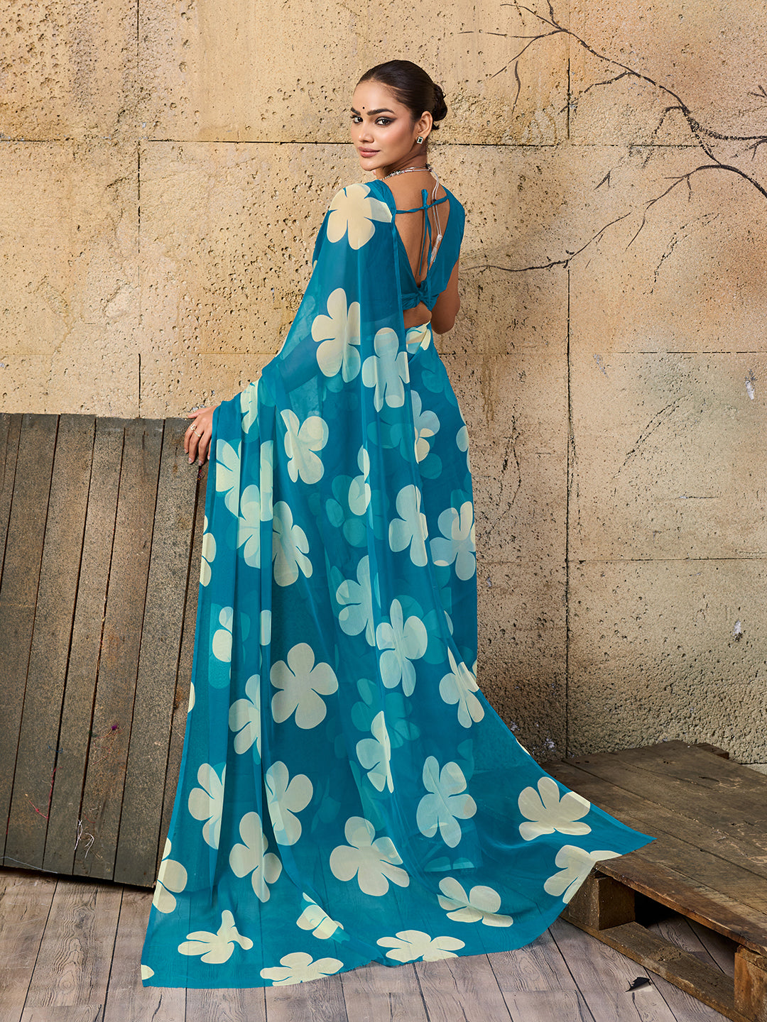 Georgette Flower Printed Style Saree for causal wear under 1000