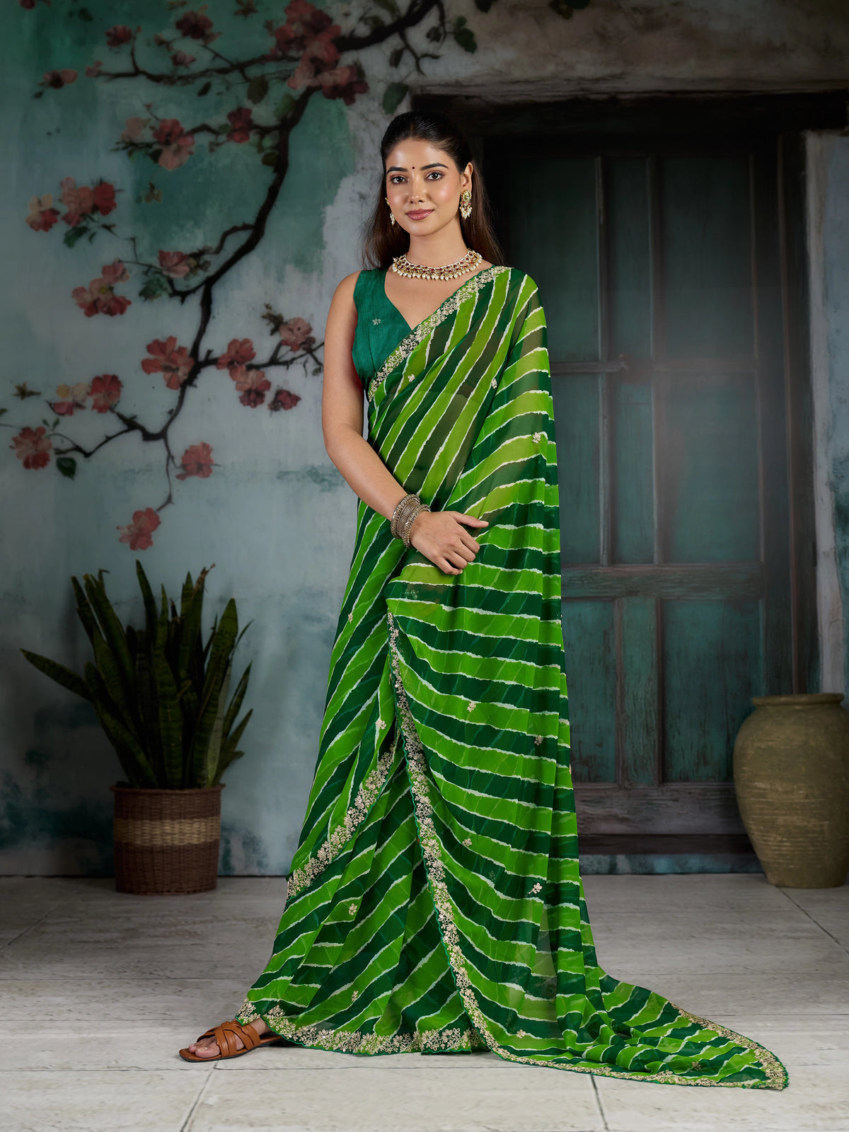 KcPc Beautiful Georgette Leheriya Style Saree with Peturn Work SWA