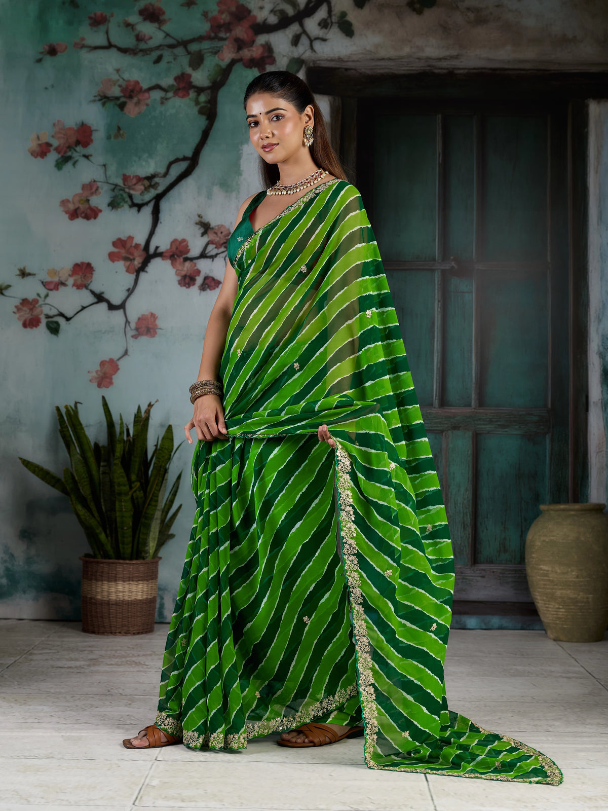KcPc Beautiful Georgette Leheriya Style Saree with Peturn Work SWA