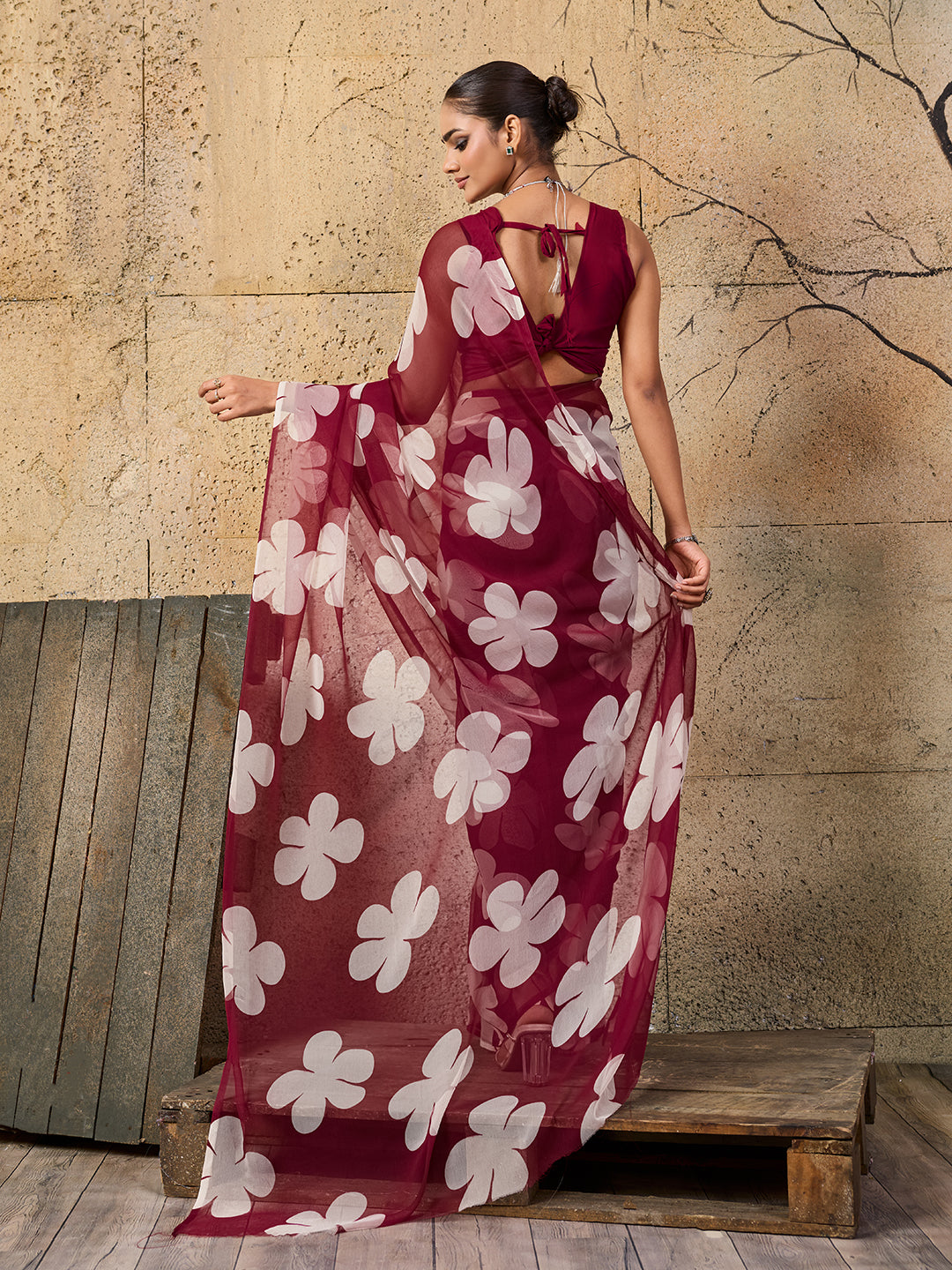 Georgette Flower Printed Style Saree for causal wear under 1000