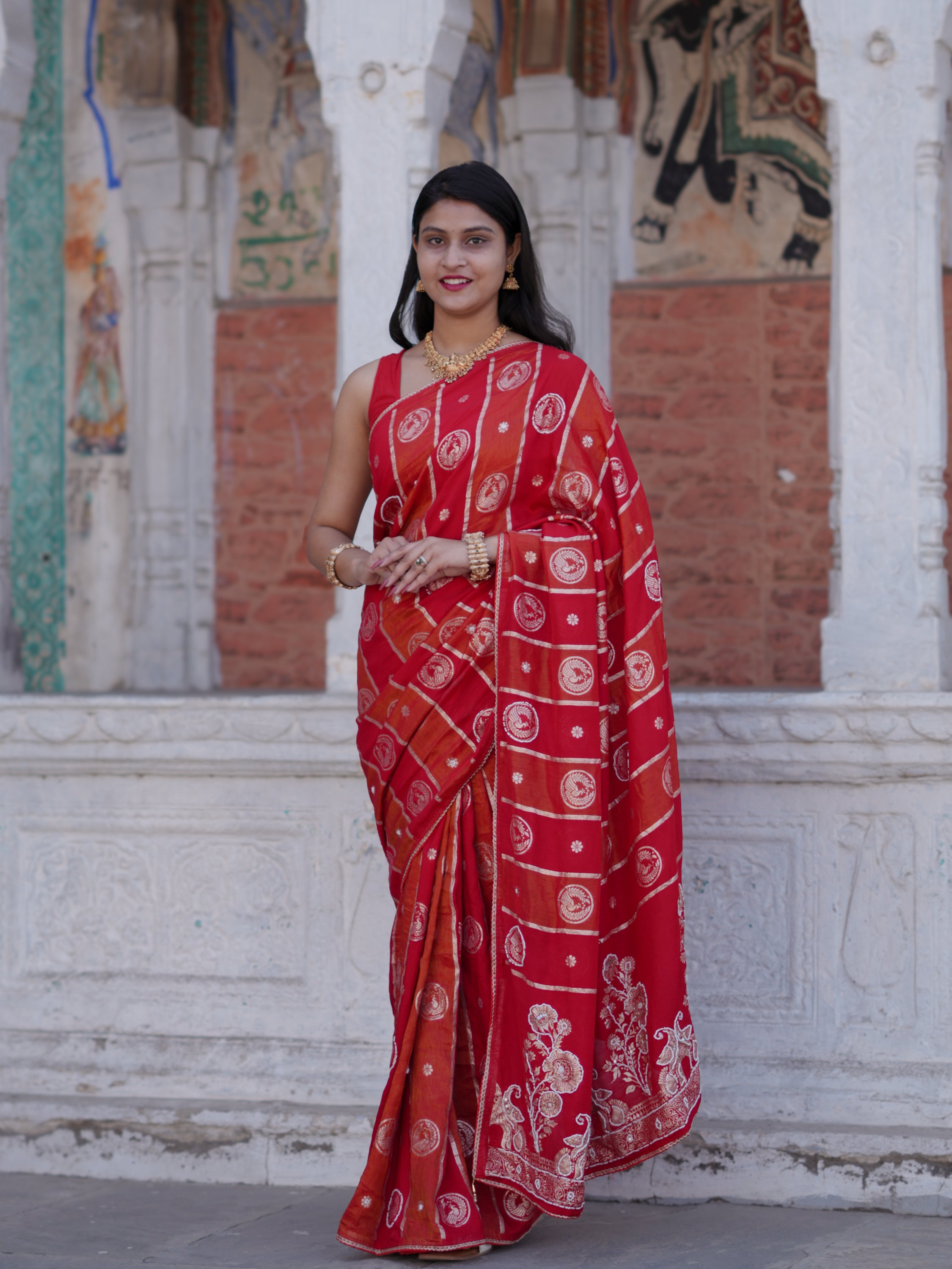 Buy Traditional Banarasi Style Saree With Elegant White Cutdana Work Kcpc image 3
