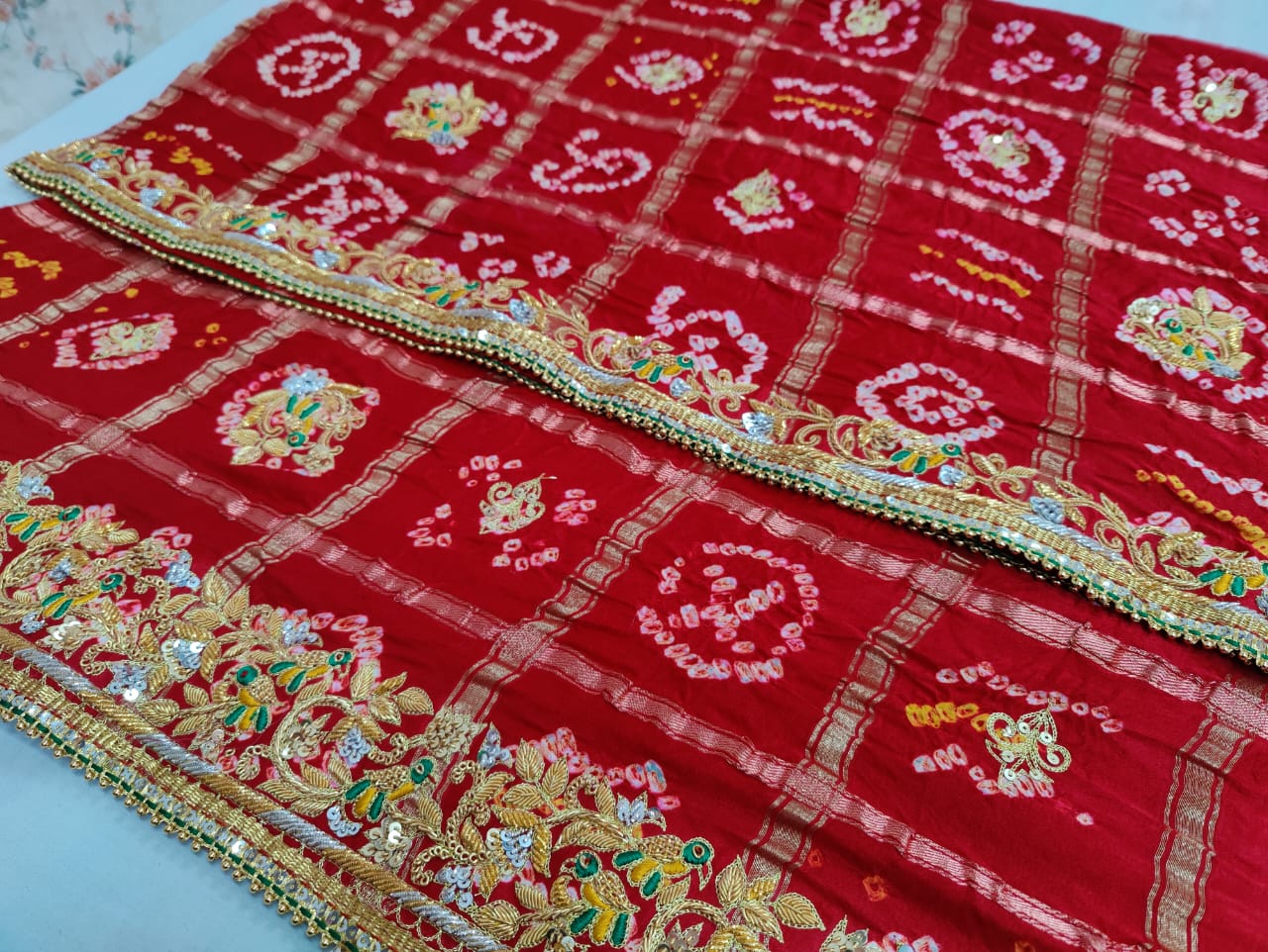 Latest Trending Pure Gaji Silk Bandhani Jardozi Work Ghatchola Chunri Pila Odhna In Aara Tari