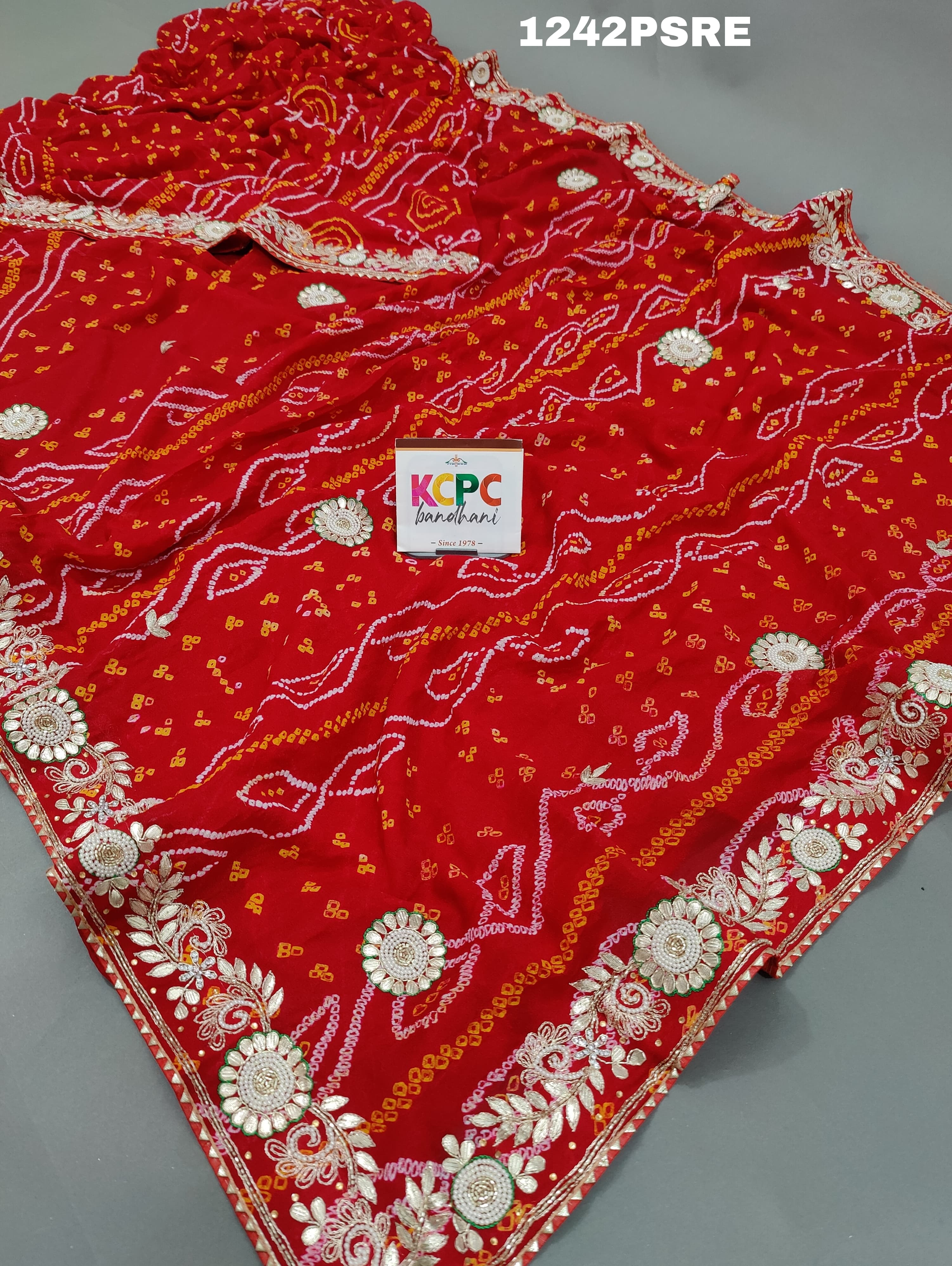 Pure Ojariya saree's elegant Marwadi Chunri design