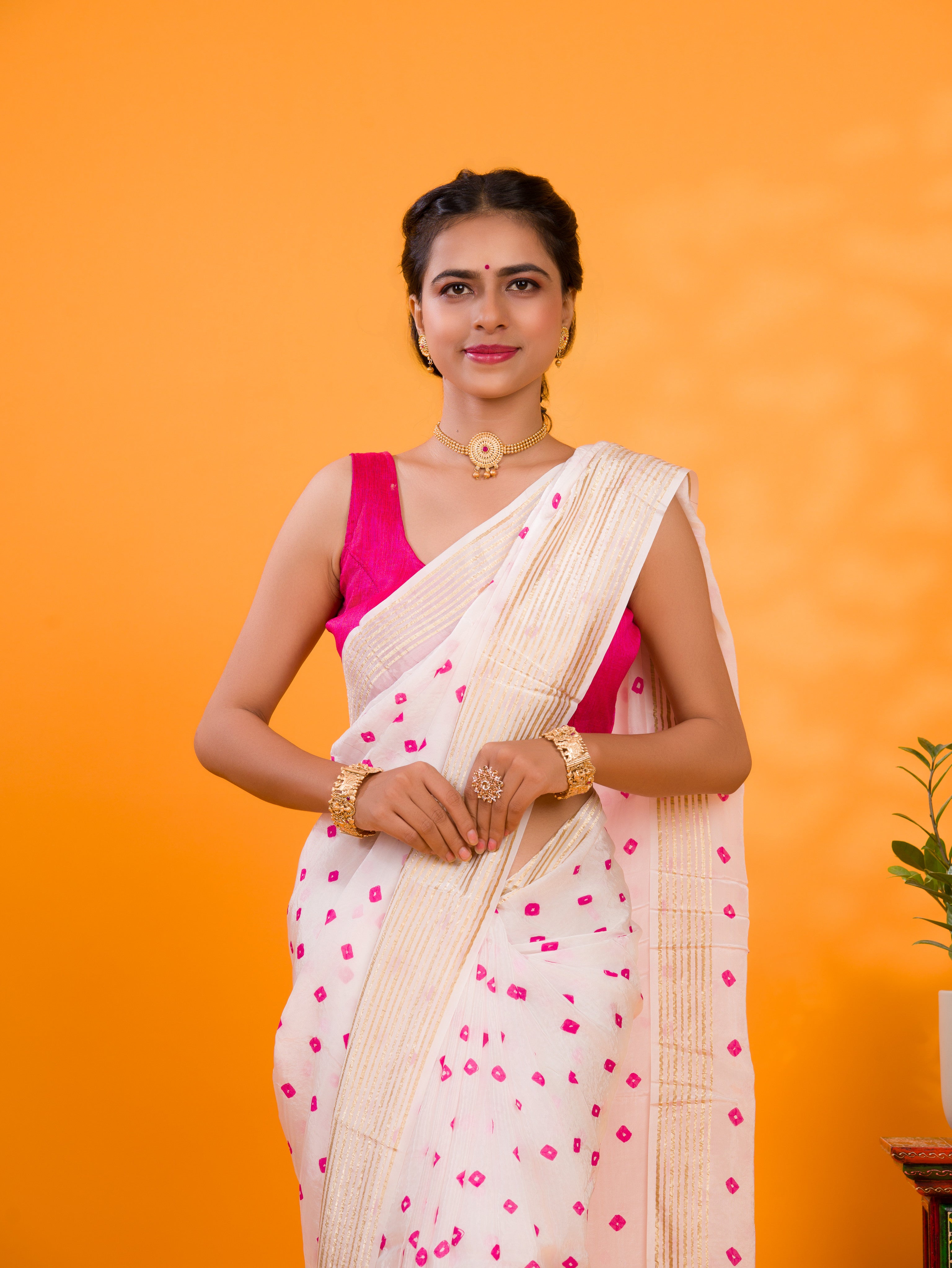By New Simple Stylish Bandhani Saree With Casual Wear