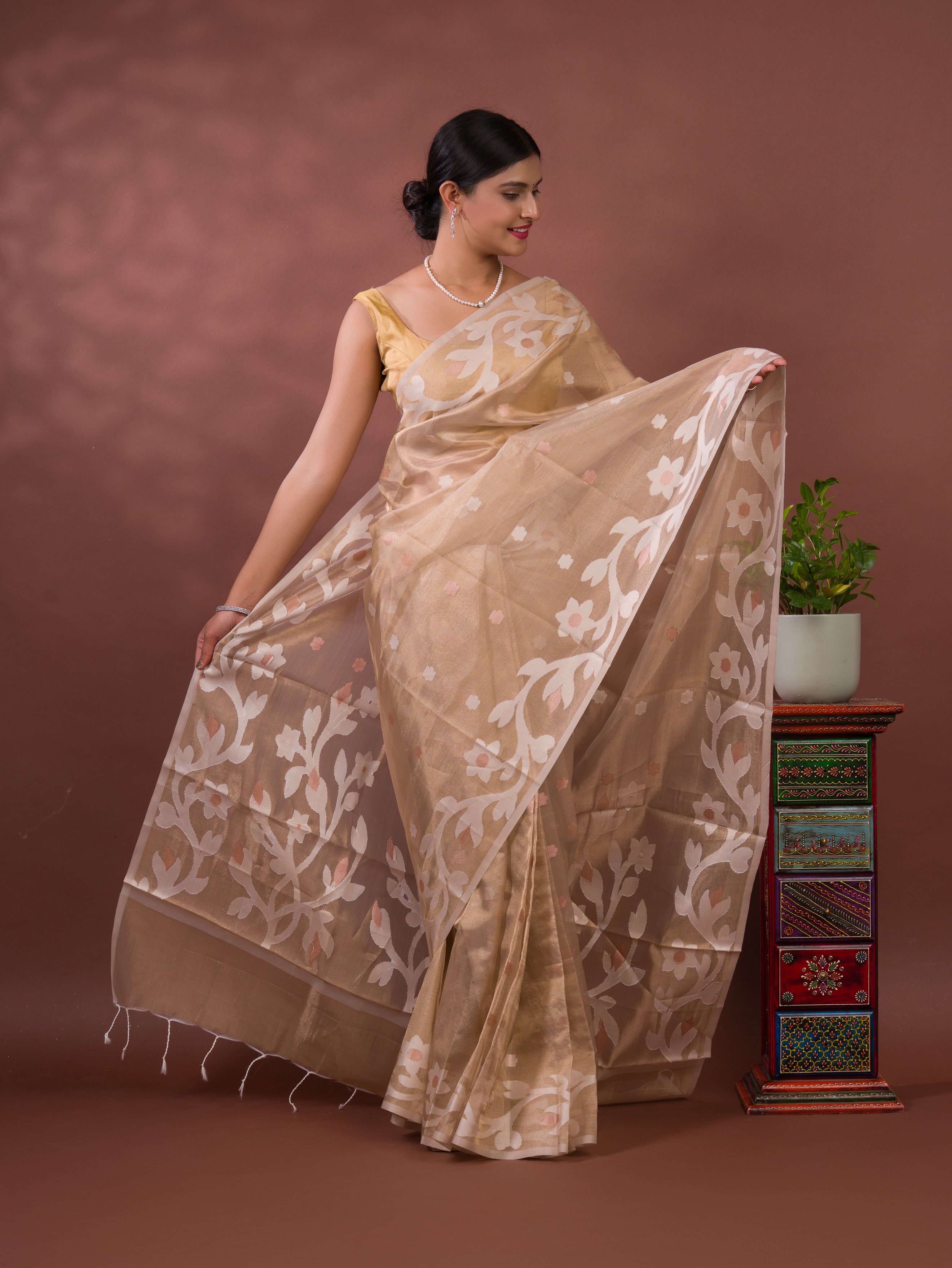 Tissue Silk Banarasi Style Floral Weaving Saree under 2000