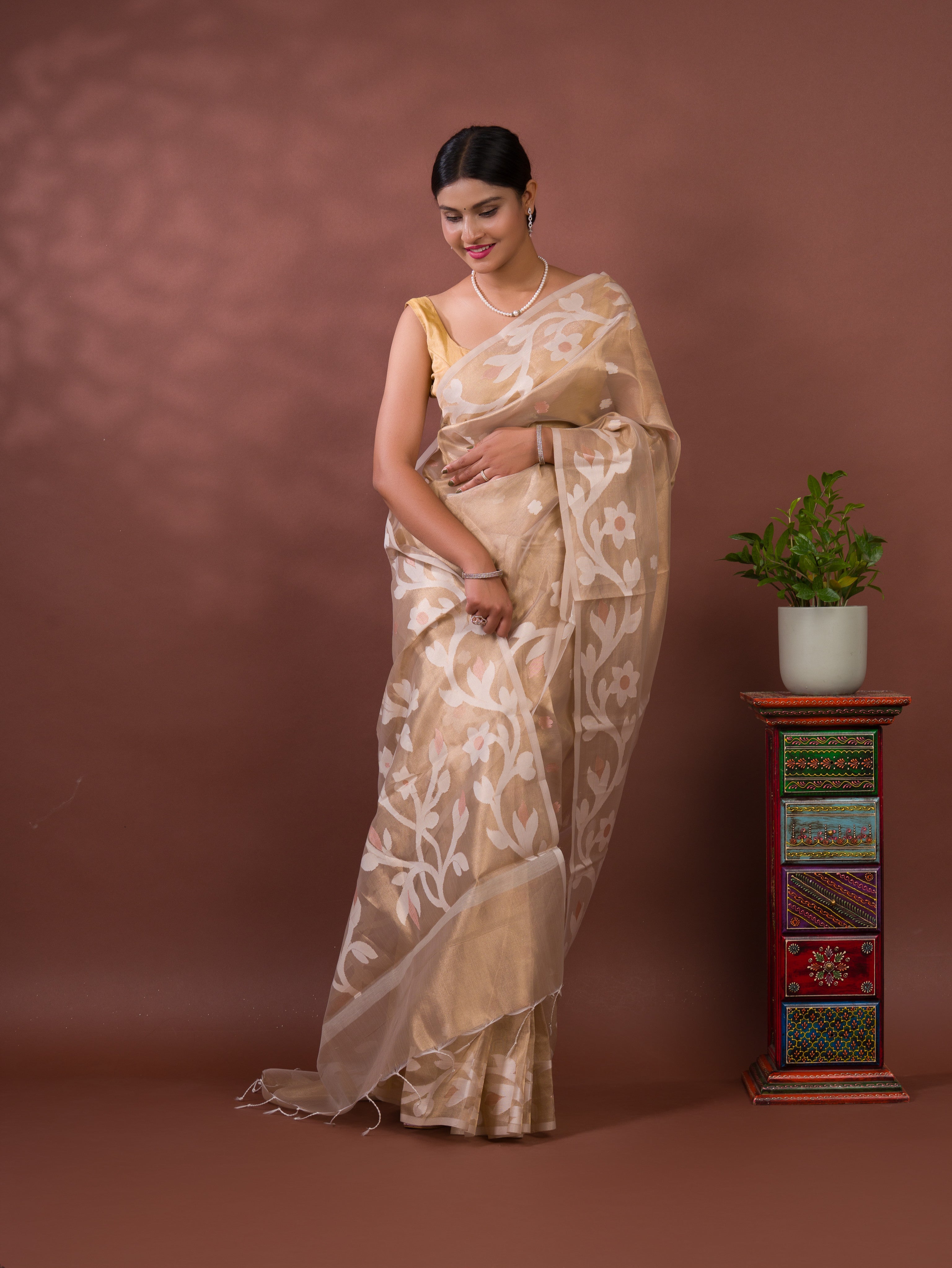 Tissue Silk Banarasi Style Floral Weaving Saree under 2000