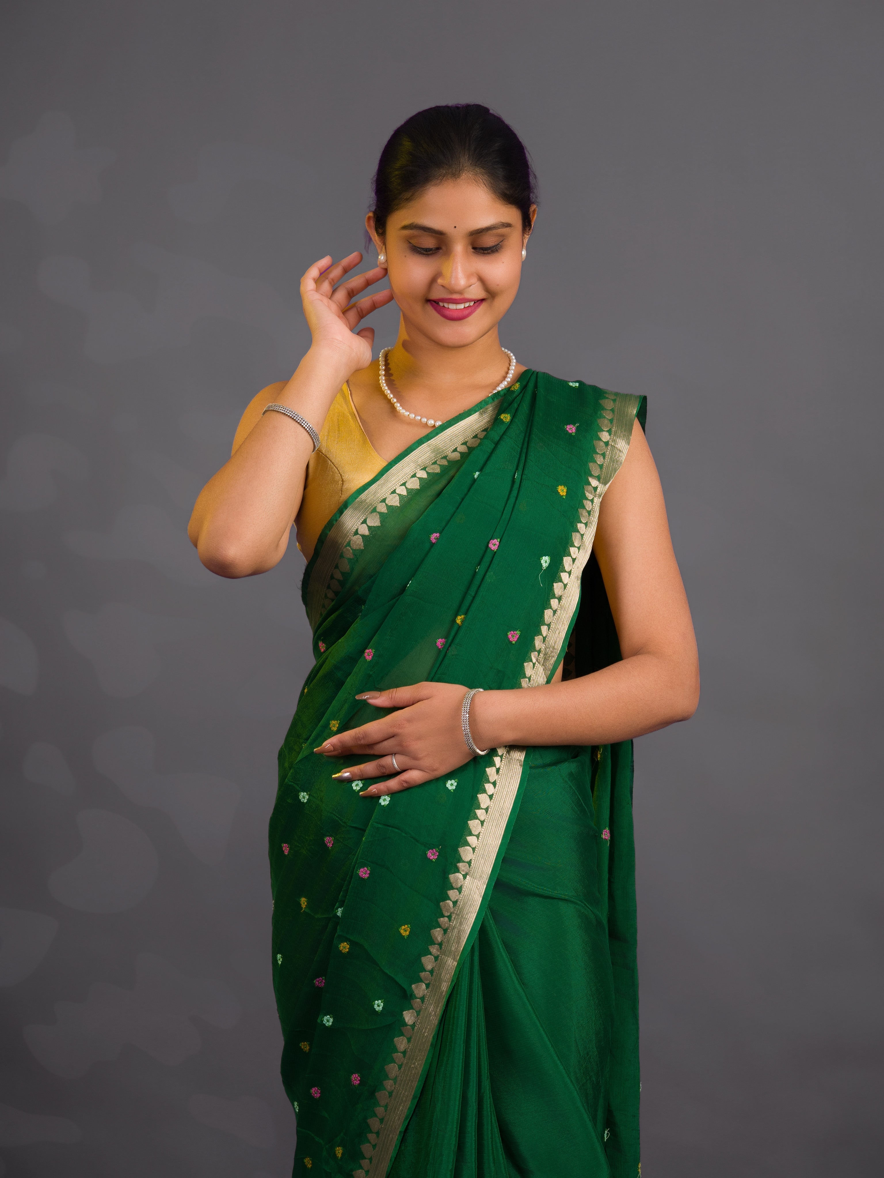 KcPc New Beautiful Banarasi Chinon Silk Saree with Golden Zari Border MAD