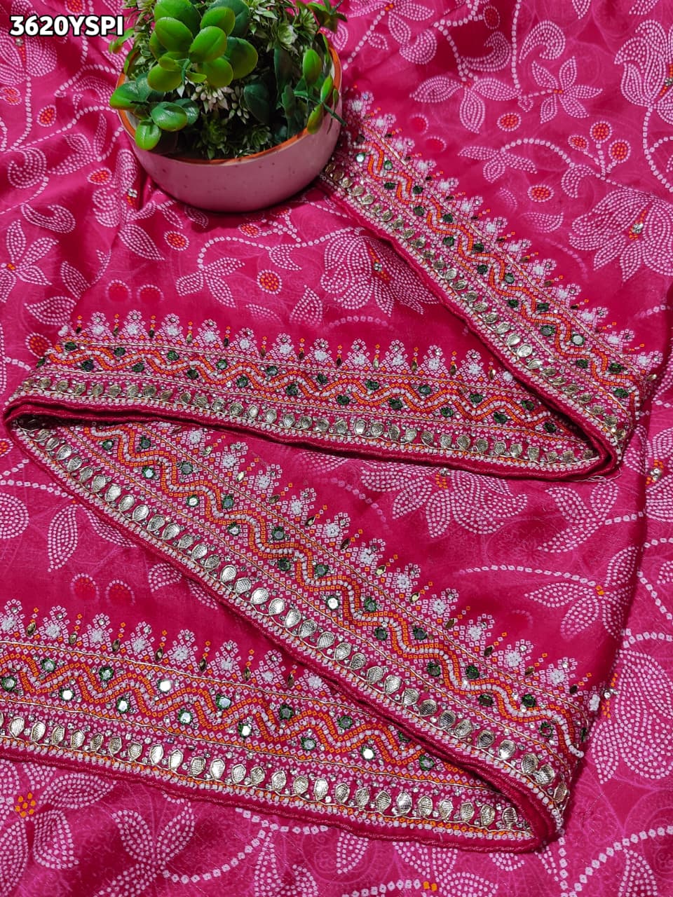 Buy New Elegant Traditional Saree with Floral Print Work KcPc