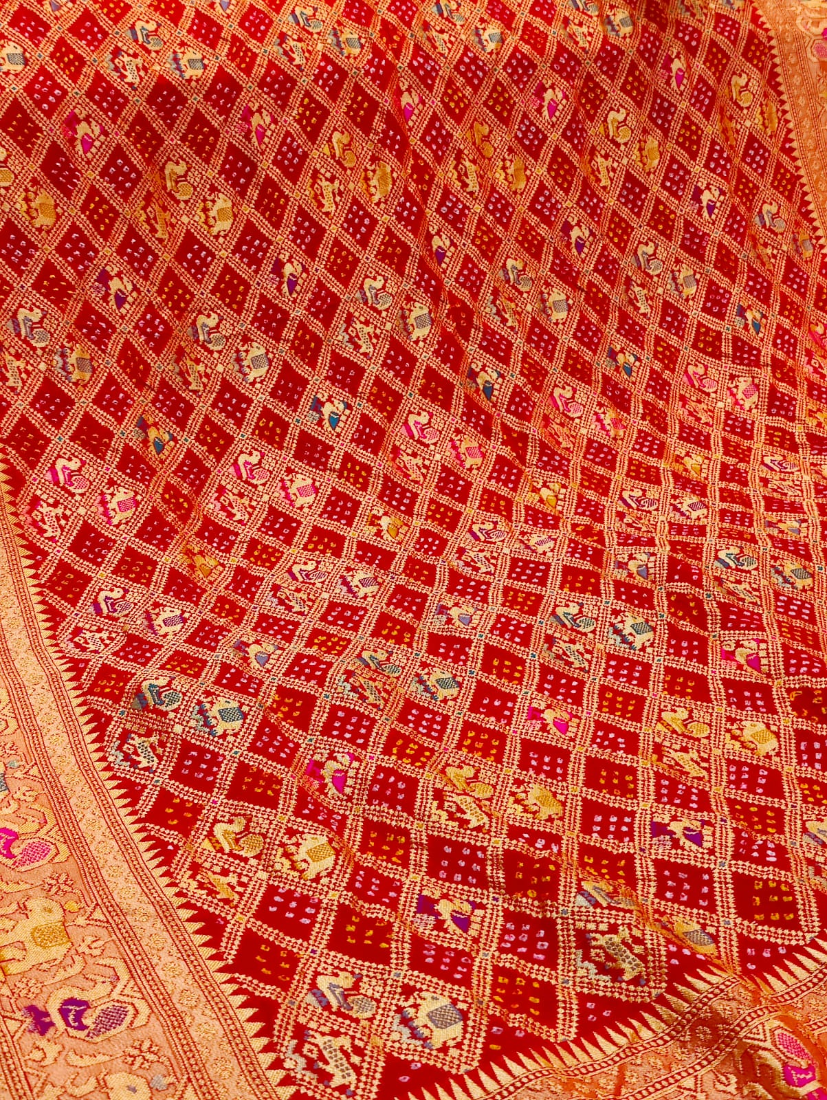 KcPc Figure Design Khaddi Georgette Janglaw Bandhani Neemzari SareeRed