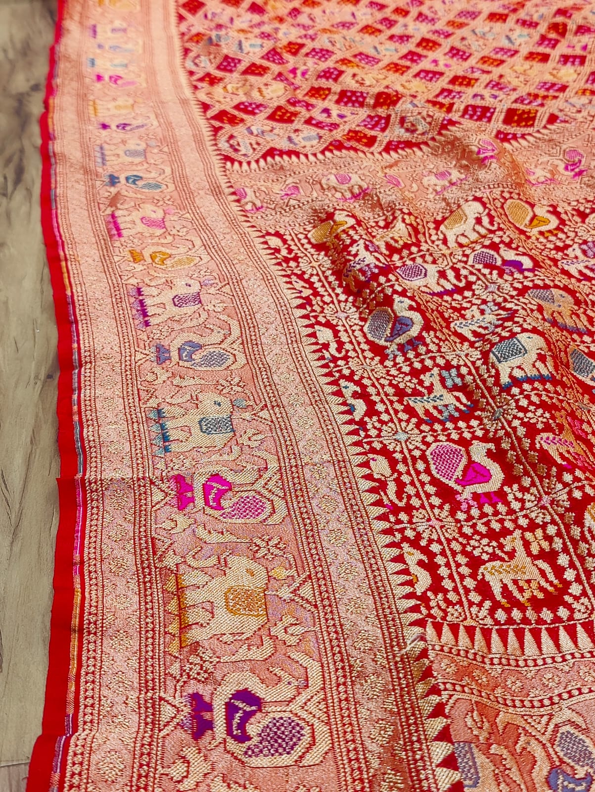 KcPc Figure Design Khaddi Georgette Janglaw Bandhani Neemzari SareeRed