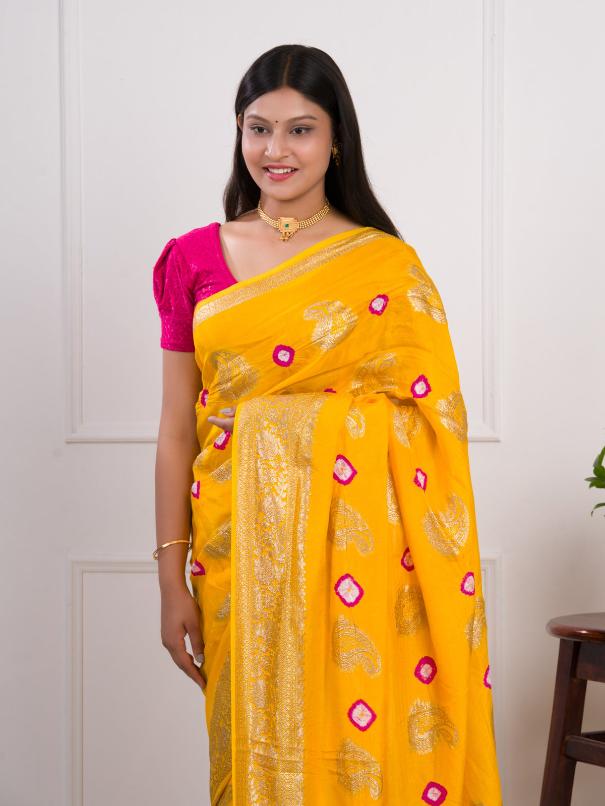 Dola Silk Bandhani Zari Weaving Work Saree