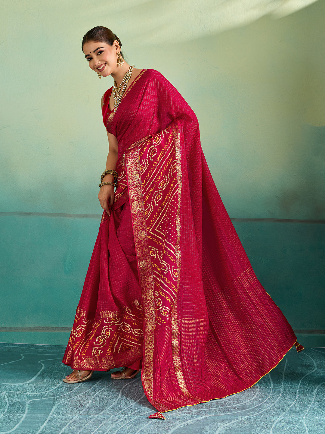  Buy Gaji Silk Ghatchola Bandhani Saree in red colour
