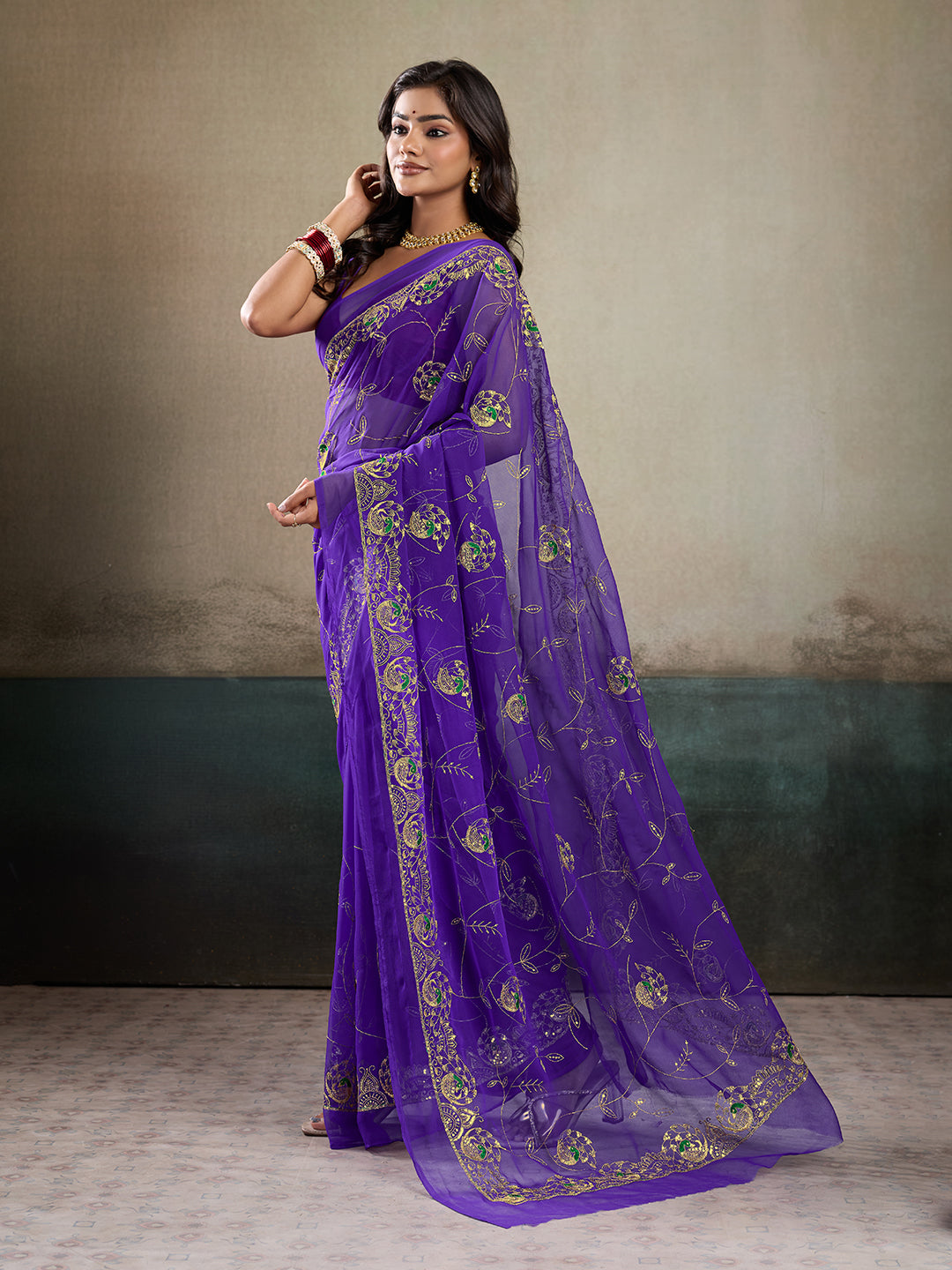 Buy Designer Saree With Handcrafted Aari Tari Work 