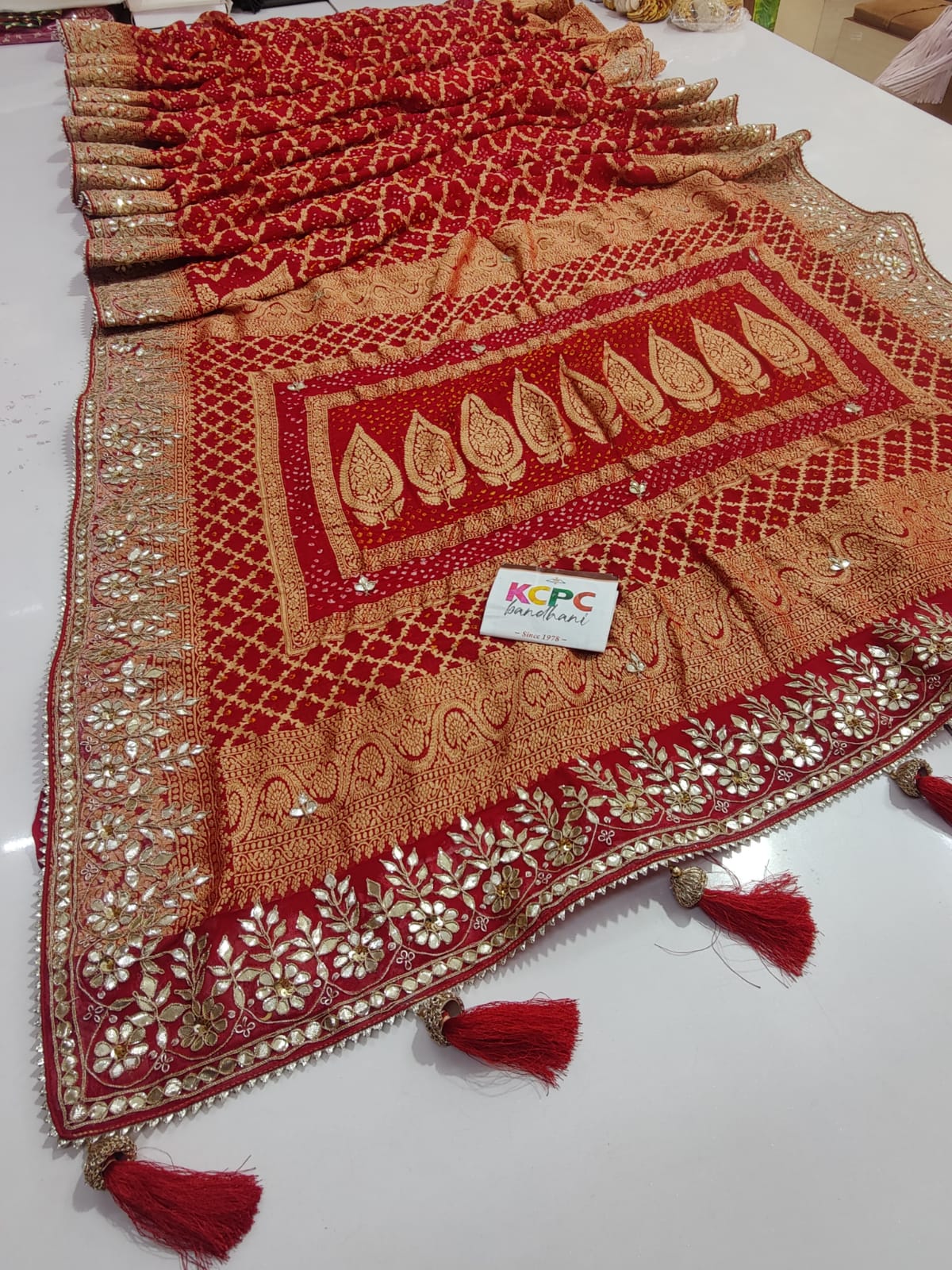 Neemzari bandhani | Indian wedding wear, Modern lehenga, Bridal dupatta