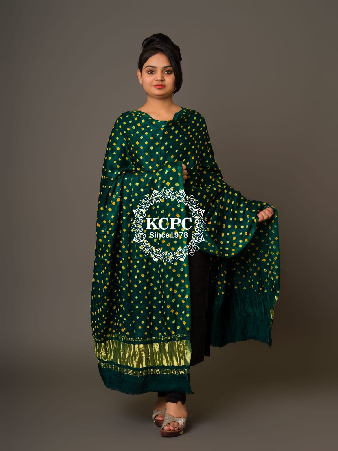 KcPc Latest Trending Bandhani Gaji Silk Lagdi Patta Dupatta Bottle