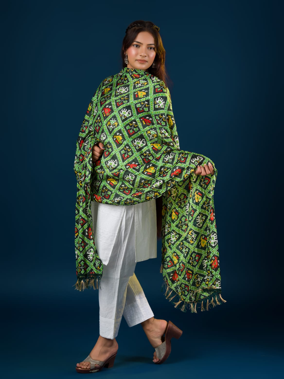 KcPc Beautiful Chinon Printed Traditional Look DupattaRAY