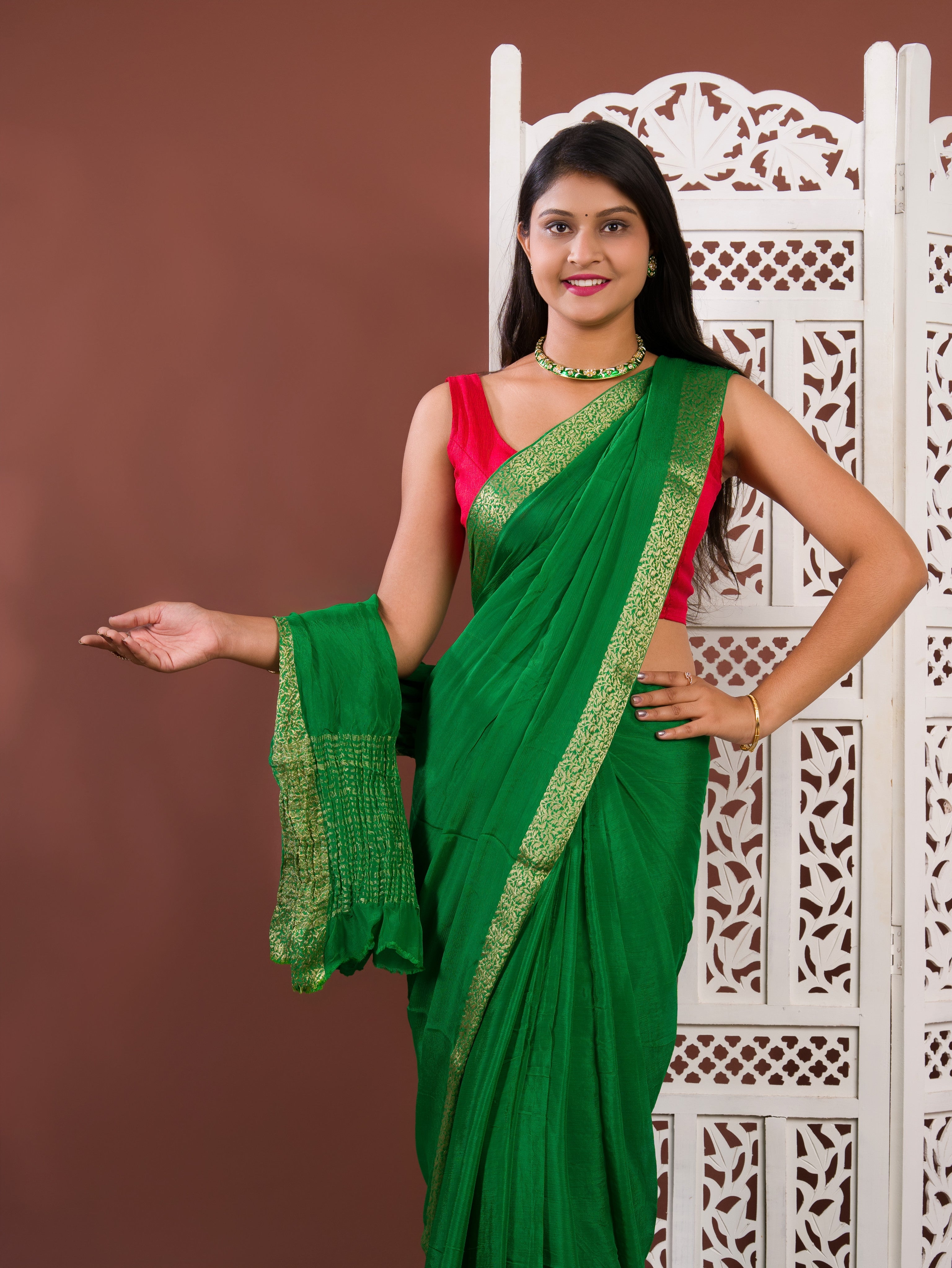 Ojariya Chinon fabric with nice Bandhani style designs saree