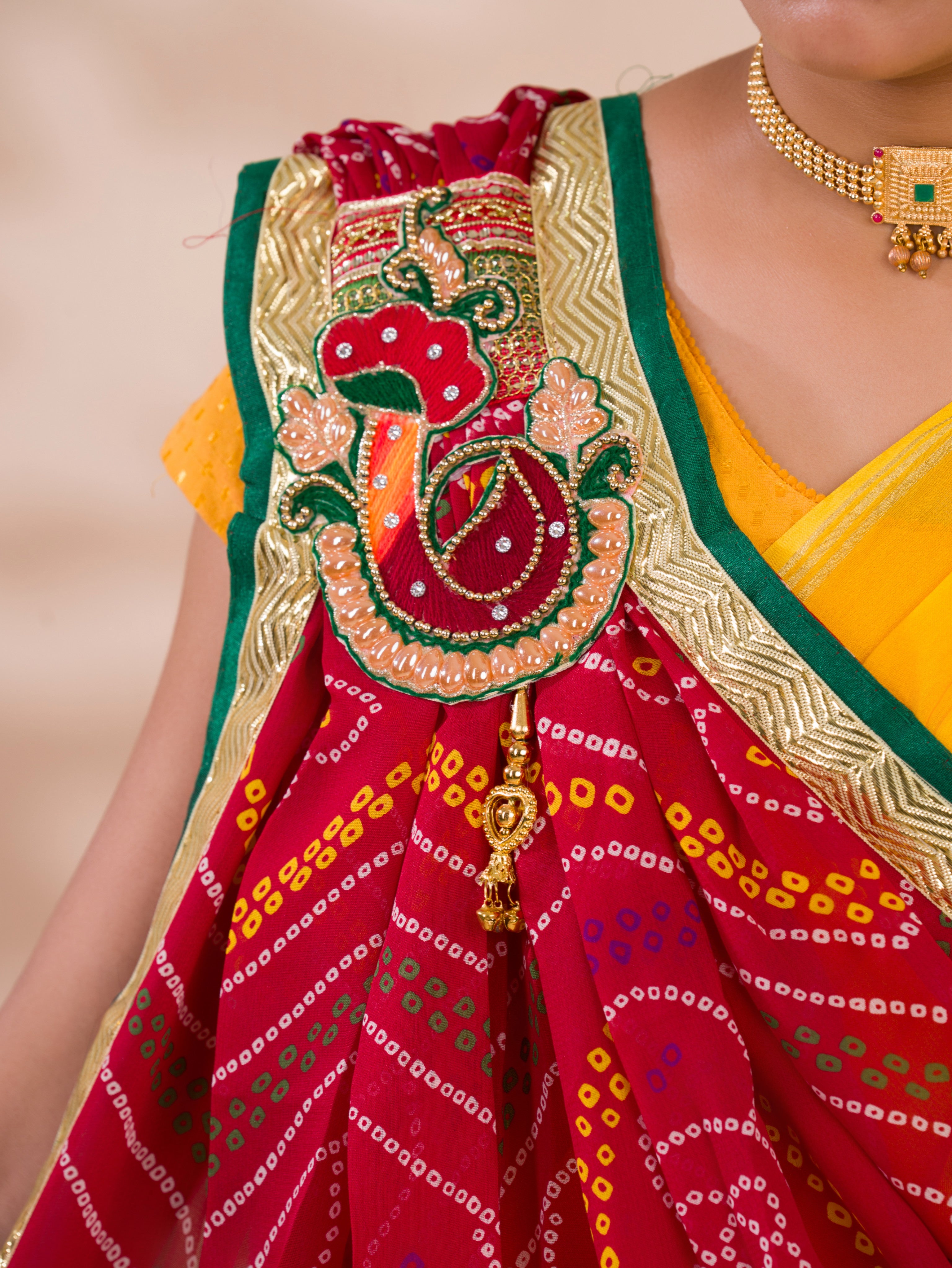 KcPc New Marwadi Mos chiffon chunri broach Stole SUM