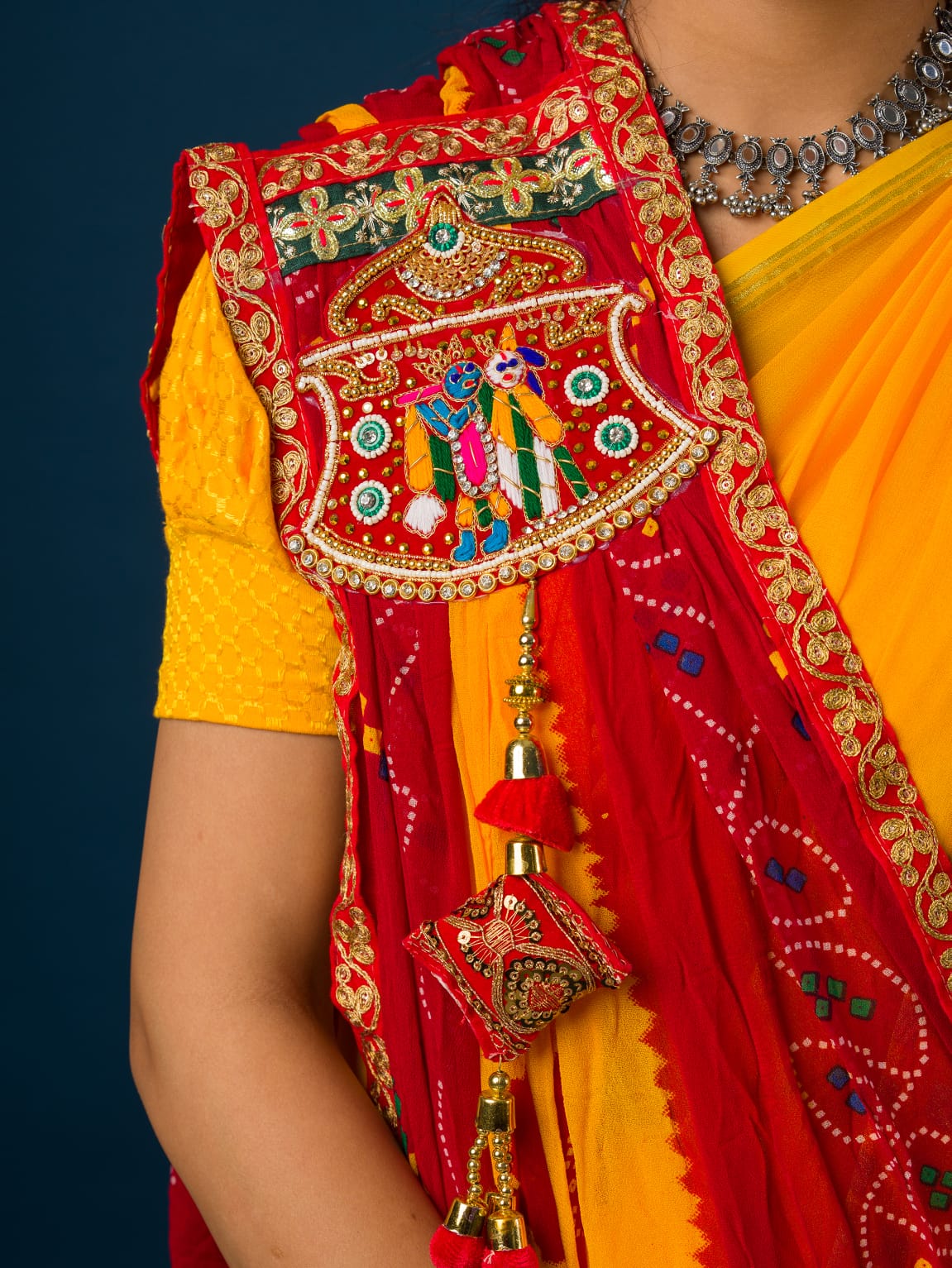 KcPc Rajasthani Marwadi Pure Georgette Chundi Pila Stole